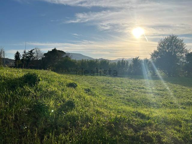 Terreno in vendita di 1600 m² in Via Aia