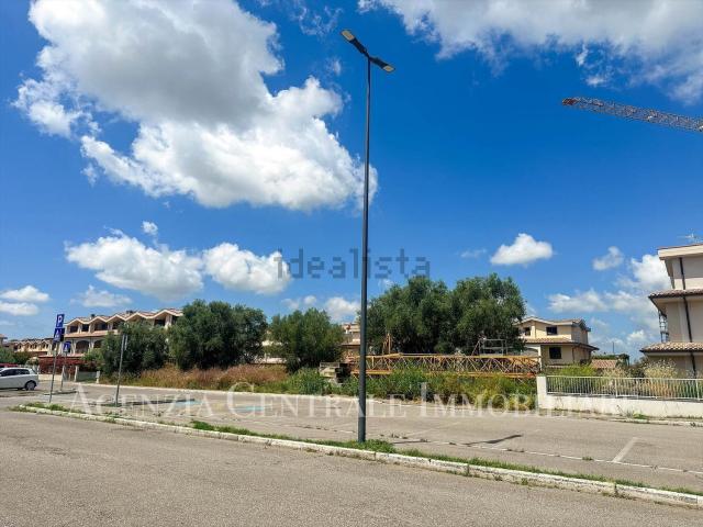 Terreno in vendita di 1600 m² in Via Annibale Spinelli