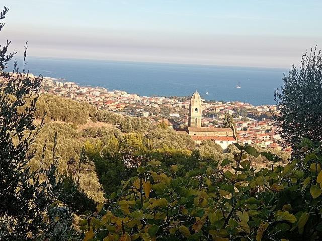Terreno in vendita di 1600 m² in Via Diano Calderina
