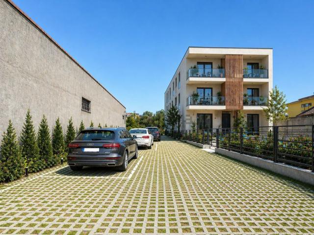 Terreno in vendita di 1600 m² in Via Scarzella