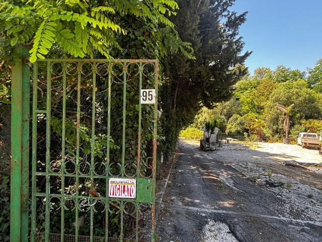 Terreno in vendita di 1620 m²