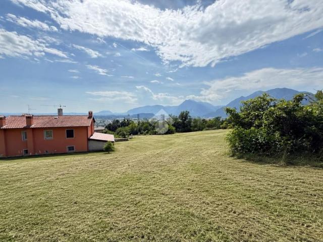 Terreno in vendita di 1621 m² in Via Stalis