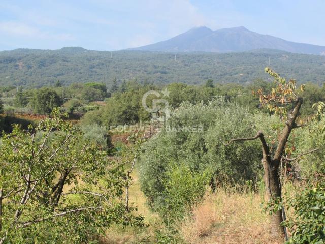 Terreno in vendita di 16285 m² in Via San Gerardo