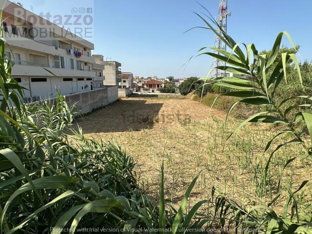 Terreno in vendita di 1759 m² in Via Grazia Deledda, 5