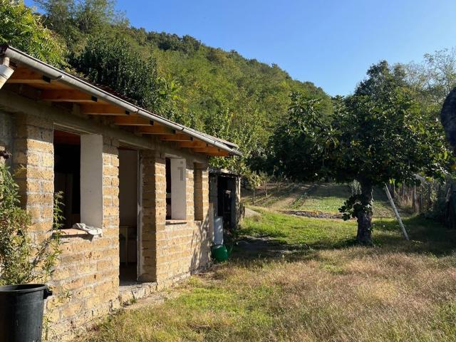 Terreno in vendita di 1700 m² in Via Madonna del Giglio