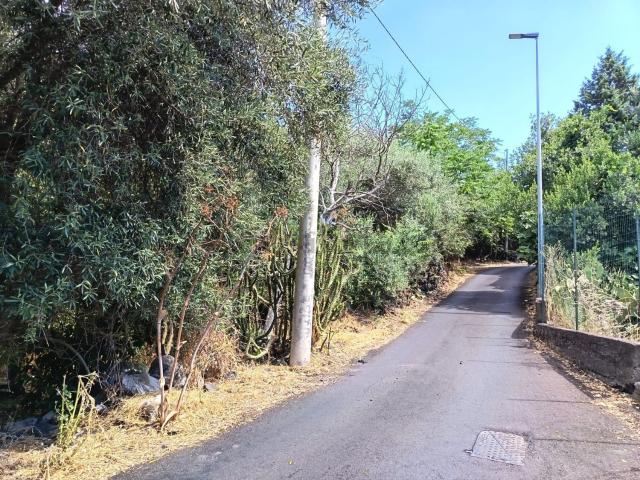 Terreno in vendita di 1700 m² in Via Pietro Antonio Coppola
