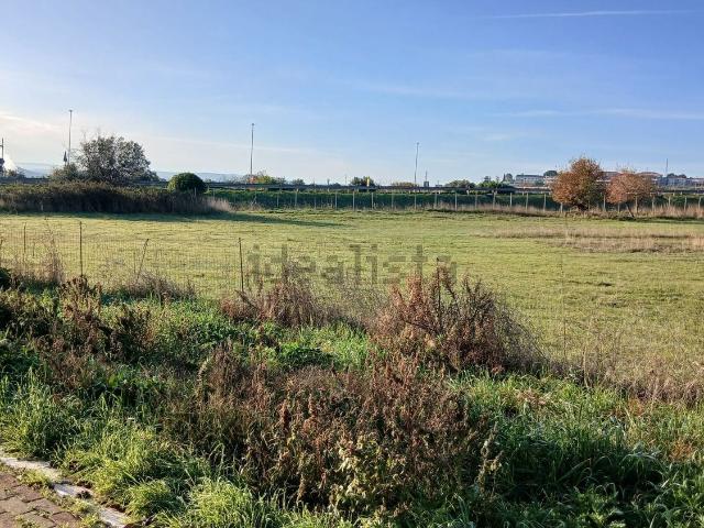 Terreno in vendita di 1711 m² in Via delle Tamerici, 28