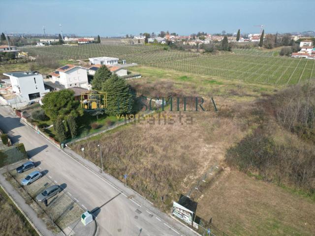 Terreno in vendita di 1727 m² in Via Volta