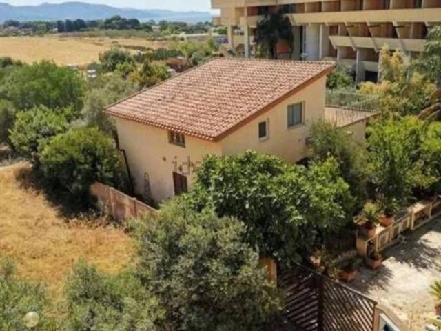 Terreno in vendita di 17305 m² in Via Minorca