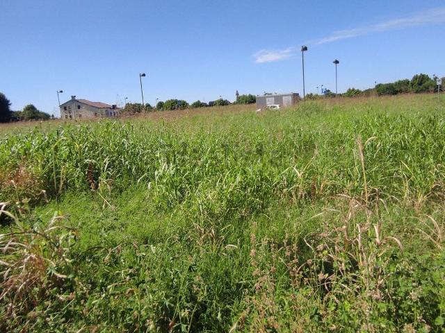 Terreno in vendita di 1844 m² in Via Giovanni Bonato