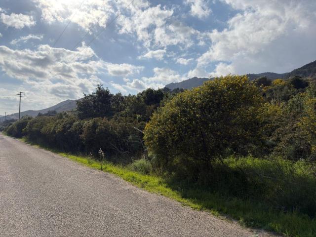 Terreno in vendita di 186000 m² in Via Nuraxeddus