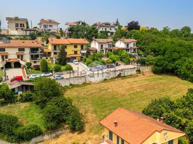 Terreno in vendita di 1860 m² in Via della Chiesa, 16