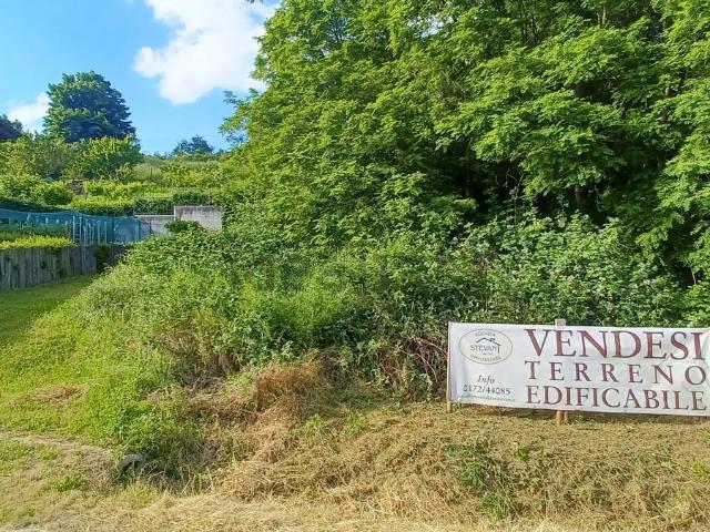 Terreno in vendita di 1888 m² in Via Gianfranco Zuretti