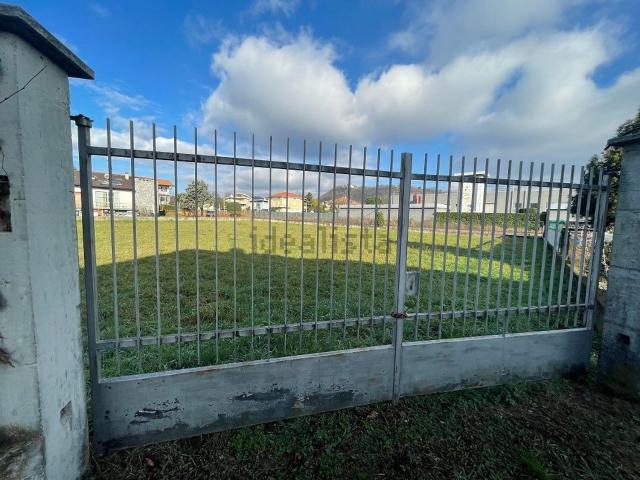 Terreno in vendita di 1890 m² in Viale Cesare Battisti