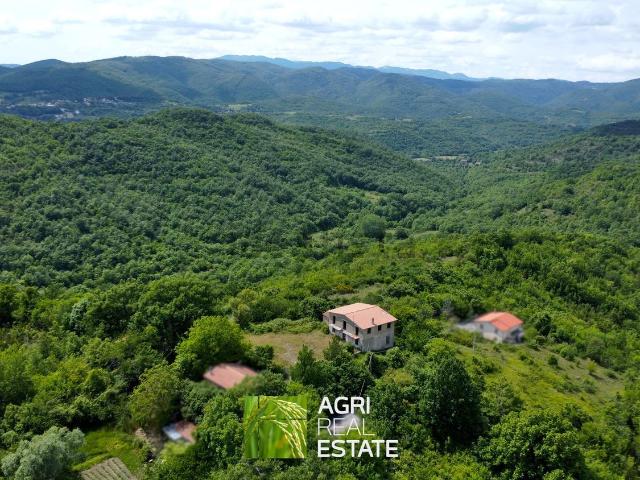 Terreno in vendita di 180553 m² in Via Ginepreto