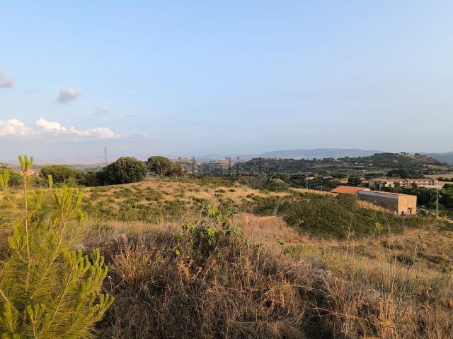 Terreno in vendita di 18070 m² in Contrada Cicciona