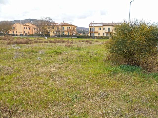 Terreno in vendita di 1809 m² in Via Ombrone