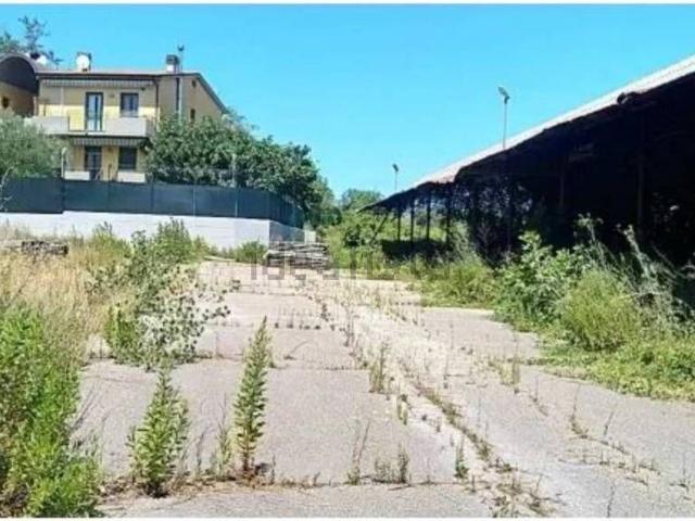 Terreno in vendita di 1988 m² in Strada Fornaci, 108