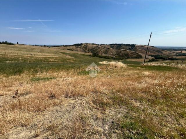 Terreno in vendita di 190000 m² in Via delle Caminate