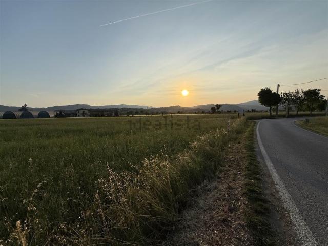 Terreno in vendita di 19000 m² in Via Montecchio
