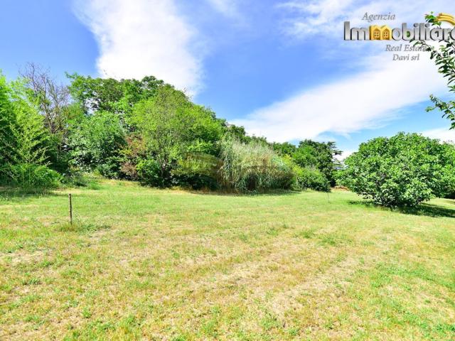 Terreno in vendita di 2072 m² in Strada Braglia, 30