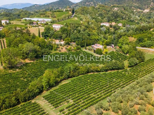 Terreno in vendita di 20000 m² in Via Adamello