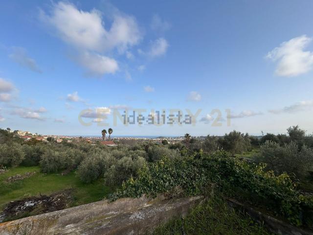 Terreno in vendita di 20000 m² in Via Giovanni Verga, 1