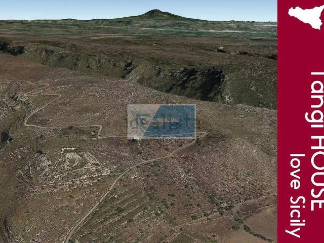 Terreno in vendita di 20000 m² in Via Tangi