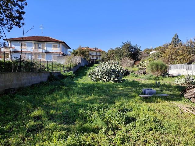 Terreno in vendita di 2000 m² in Via Vulcano