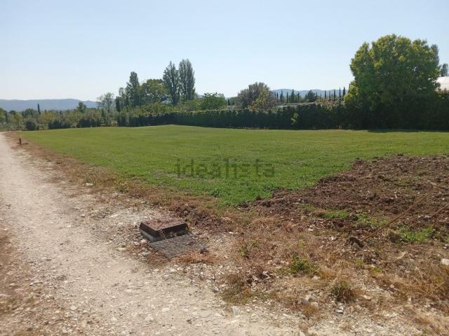 Terreno in vendita di 2000 m² in Via Gabelletta