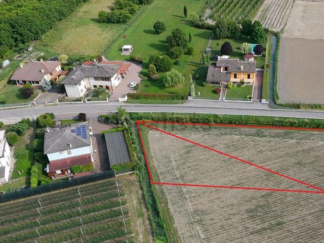 Terreno in vendita di 2000 m² in Via Ocara