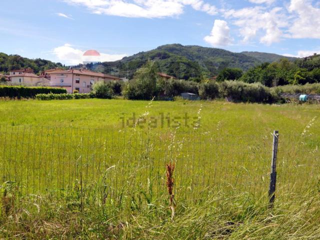Terreno in vendita di 2000 m² in Via Panoramica, 13