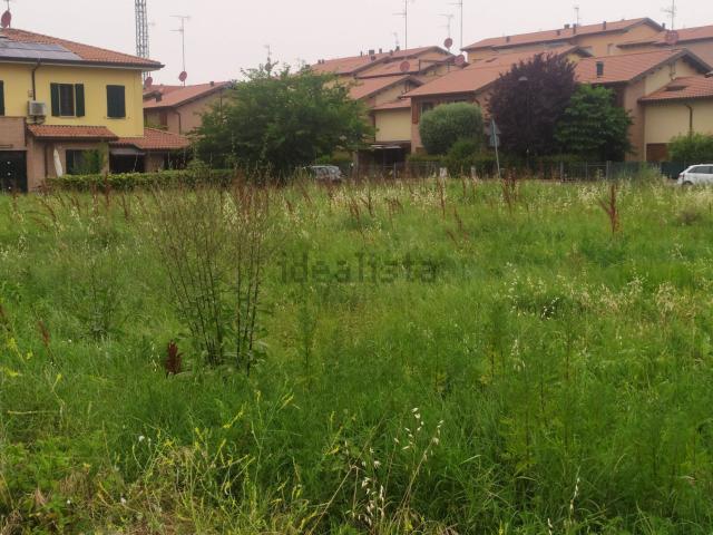 Terreno in vendita di 2000 m² in Via Sandro Pertini