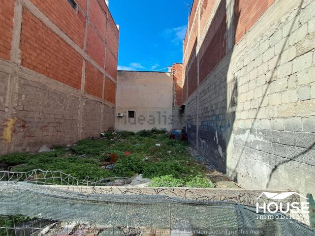 Terreno in vendita di 200 m² in Via Lucania