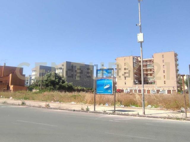 Terreno in vendita di 2020 m² in Viale dei Comuni, 49