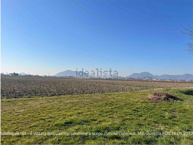 Terreno in vendita di 20379 m² in Via Chiodare