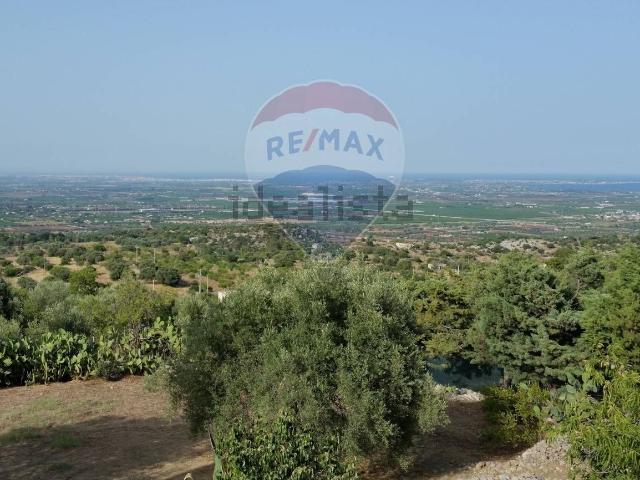 Terreno in vendita di 21400 m² in Strada Provinciale 73