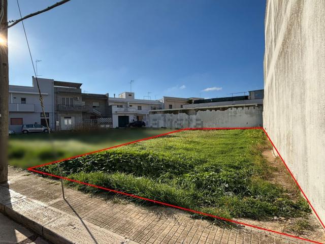 Terreno in vendita di 210 m² in Via Sabotino, 29