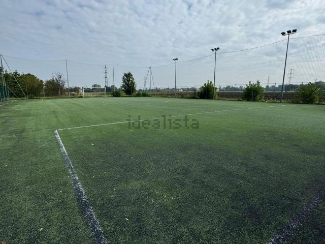 Terreno in vendita di 2112 m² in Via Madonna Dei Prati