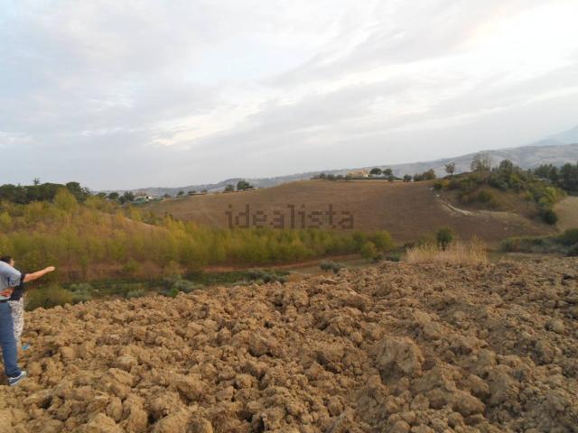 Terreno in vendita di 2250 m² in Contrada San Silvestro