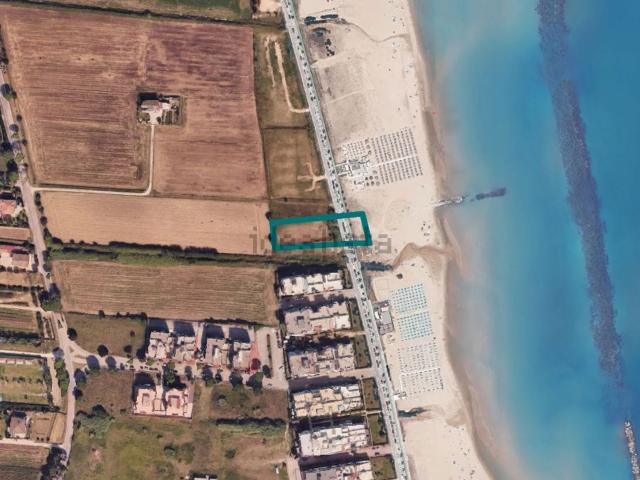 Terreno in vendita di 2250 m² in Lungomare Europa, 39
