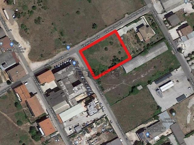 Terreno in vendita di 2255 m² in Via delle Industrie