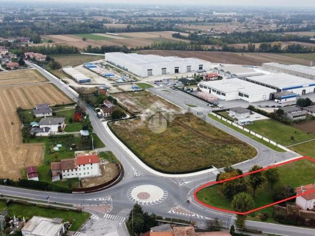 Terreno in vendita di 2258 m² in Via San Giustina, 1