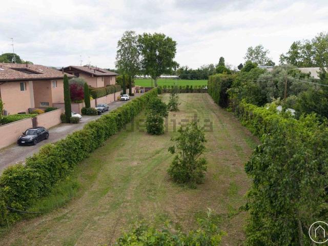 Terreno in vendita di 2260 m² in Via Brando Brandi, 1