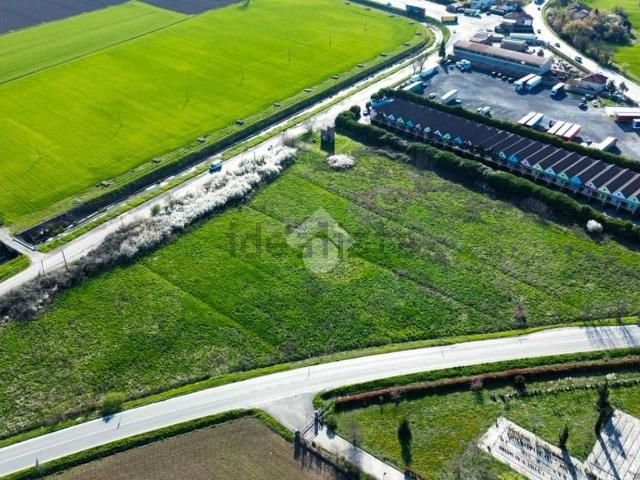 Terreno in vendita di 22000 m² in Strada di Cortemaggiore, 161