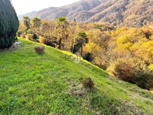 Terreno in vendita di 2200 m² in Frazione Fiorina