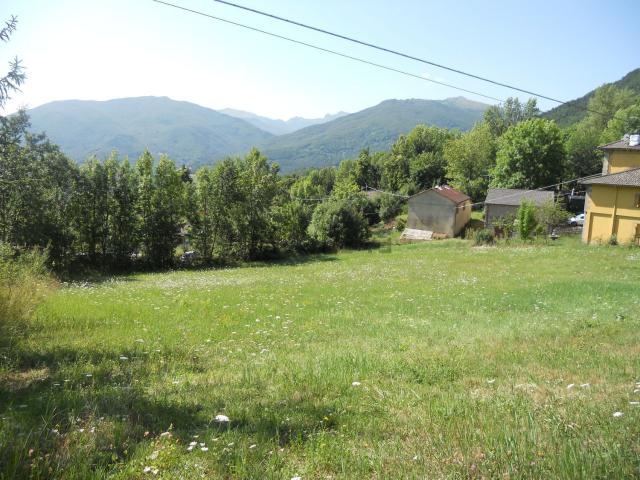 Terreno in vendita di 2200 m² in Via Casoni