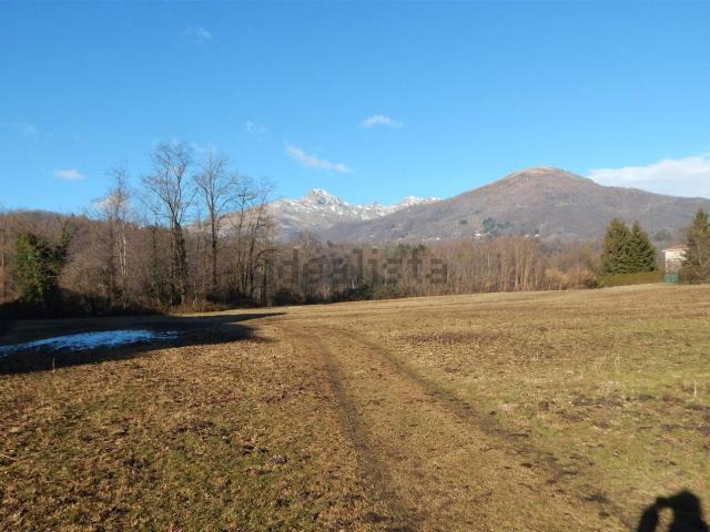Terreno in vendita di 2200 m²