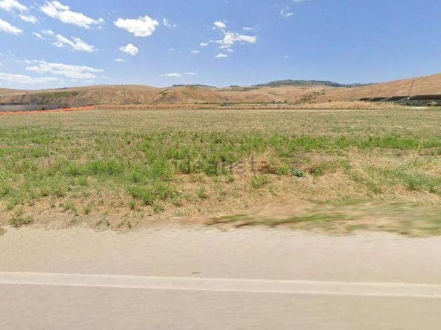 Terreno in vendita di 22061 m² in Strada Consortile, 94100