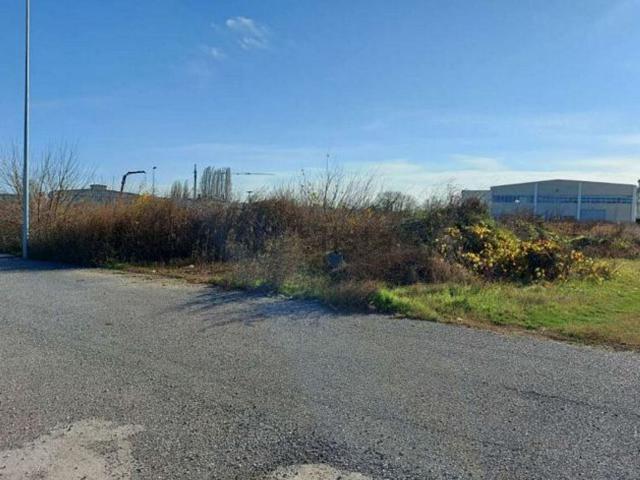 Terreno in vendita di 2218 m² in Via Pietro Nenni